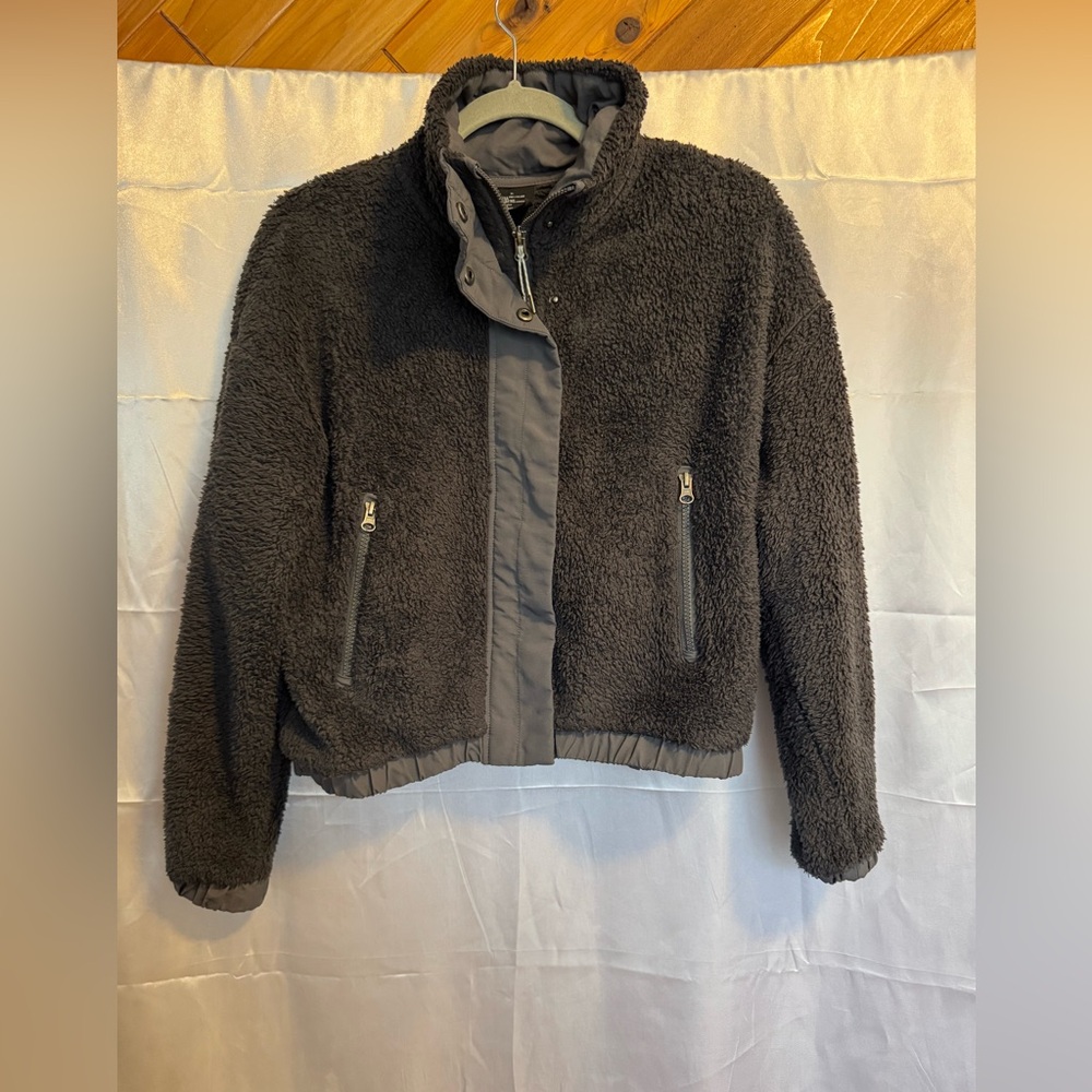 Vuori Charcoal Teddy Jacket - Picture 3 of 7
